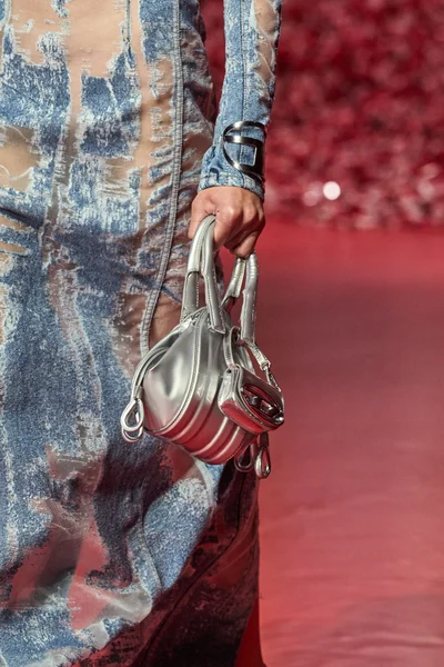 Look 14